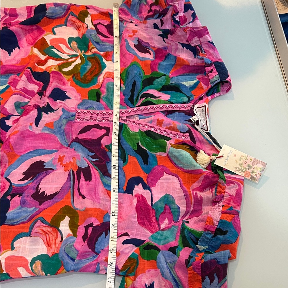 NWT Gorgeous colors Vibrant Floral top Johnny Was - Picture 6 of 13